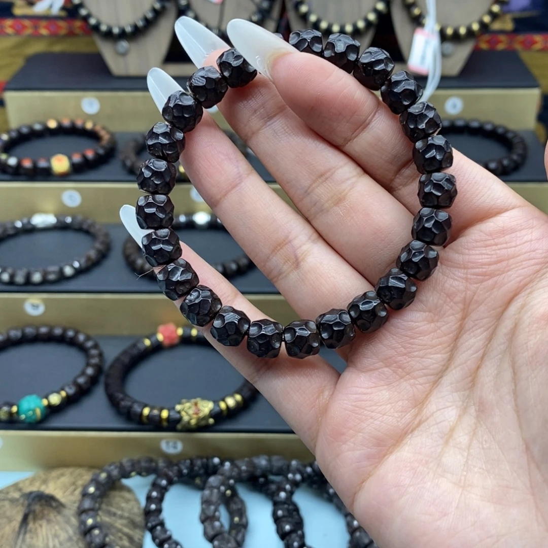 见****椰蒂吊坠原生态9*8