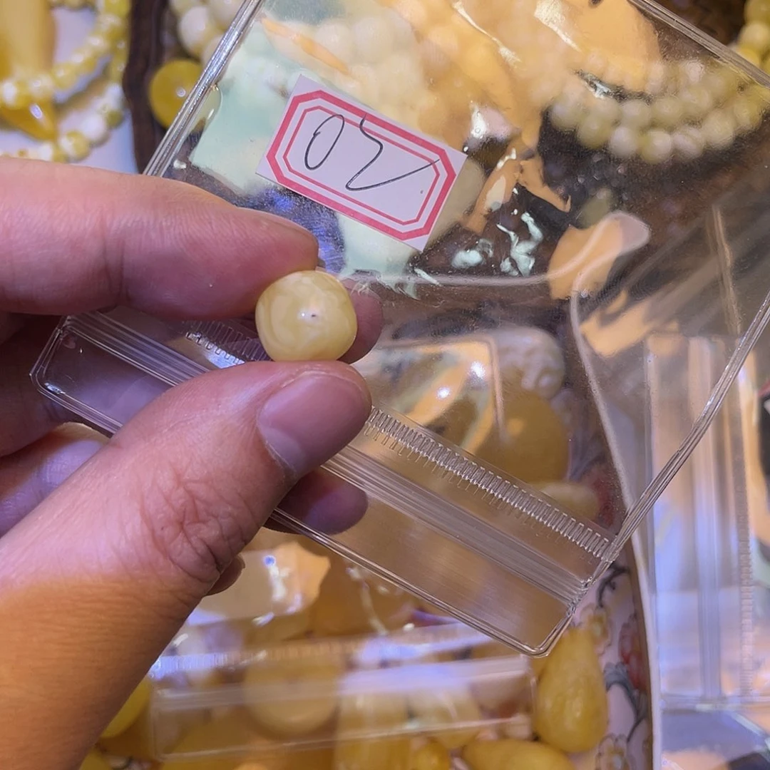 蜜蜡珠宝奇石未镶嵌12m瑕疵