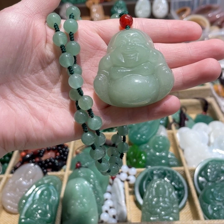 石英质玉未镶嵌颈饰