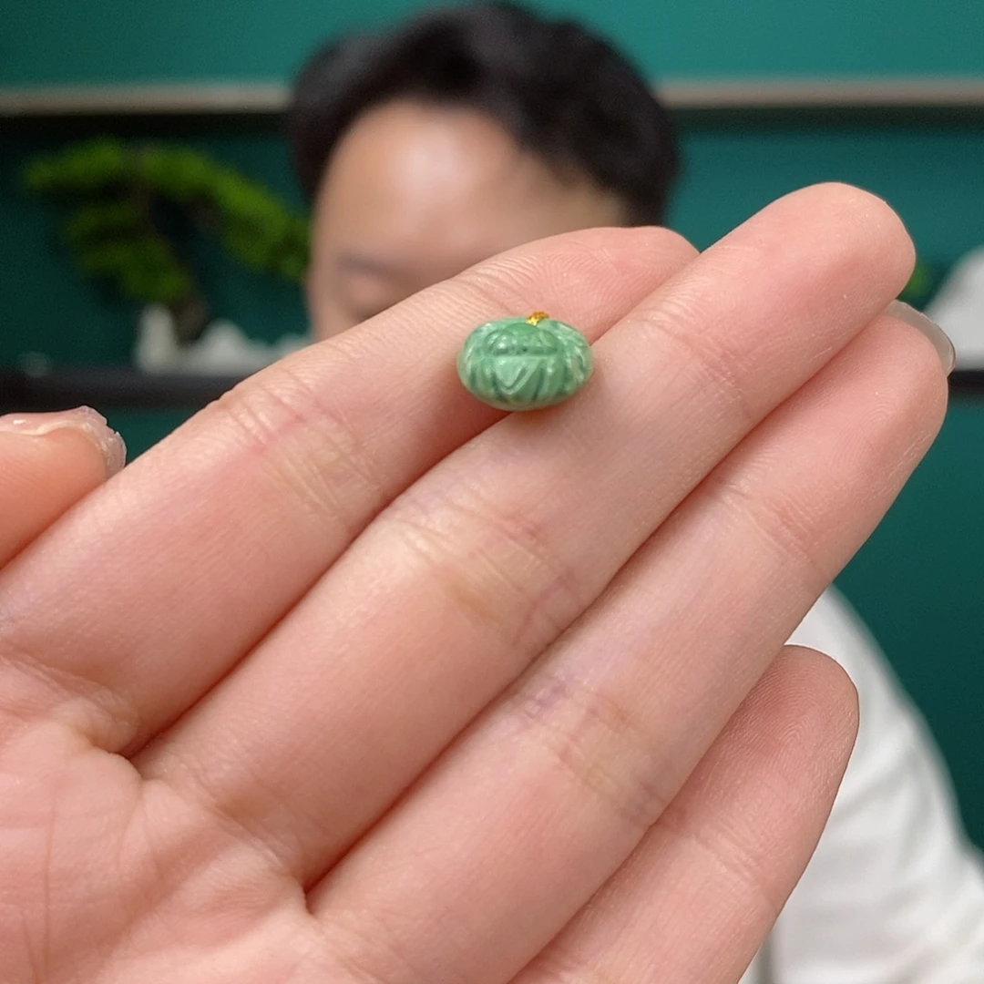 未镶嵌绿松石颈饰