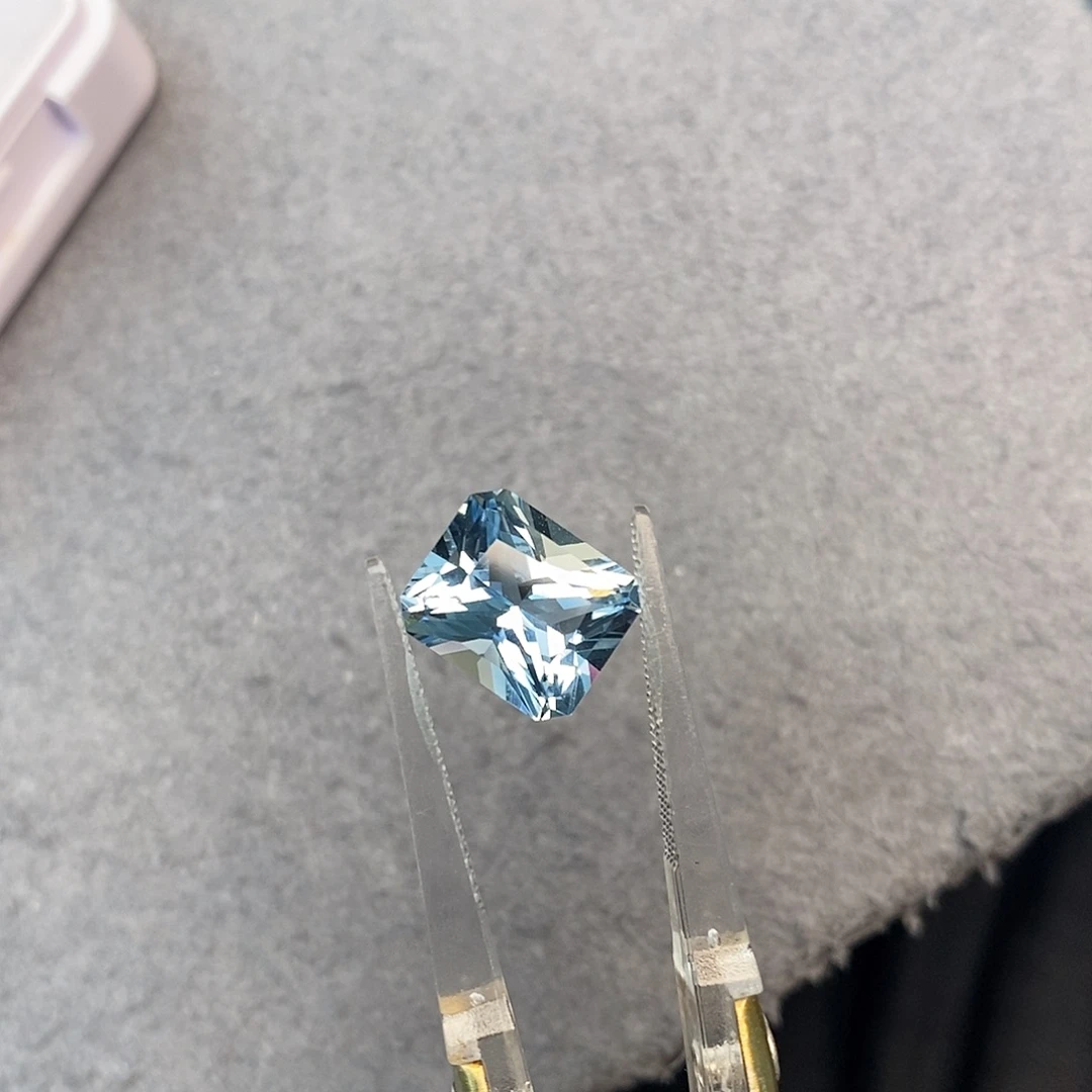 未镶嵌海蓝宝石笔搁3.67ct 圣玛利亚