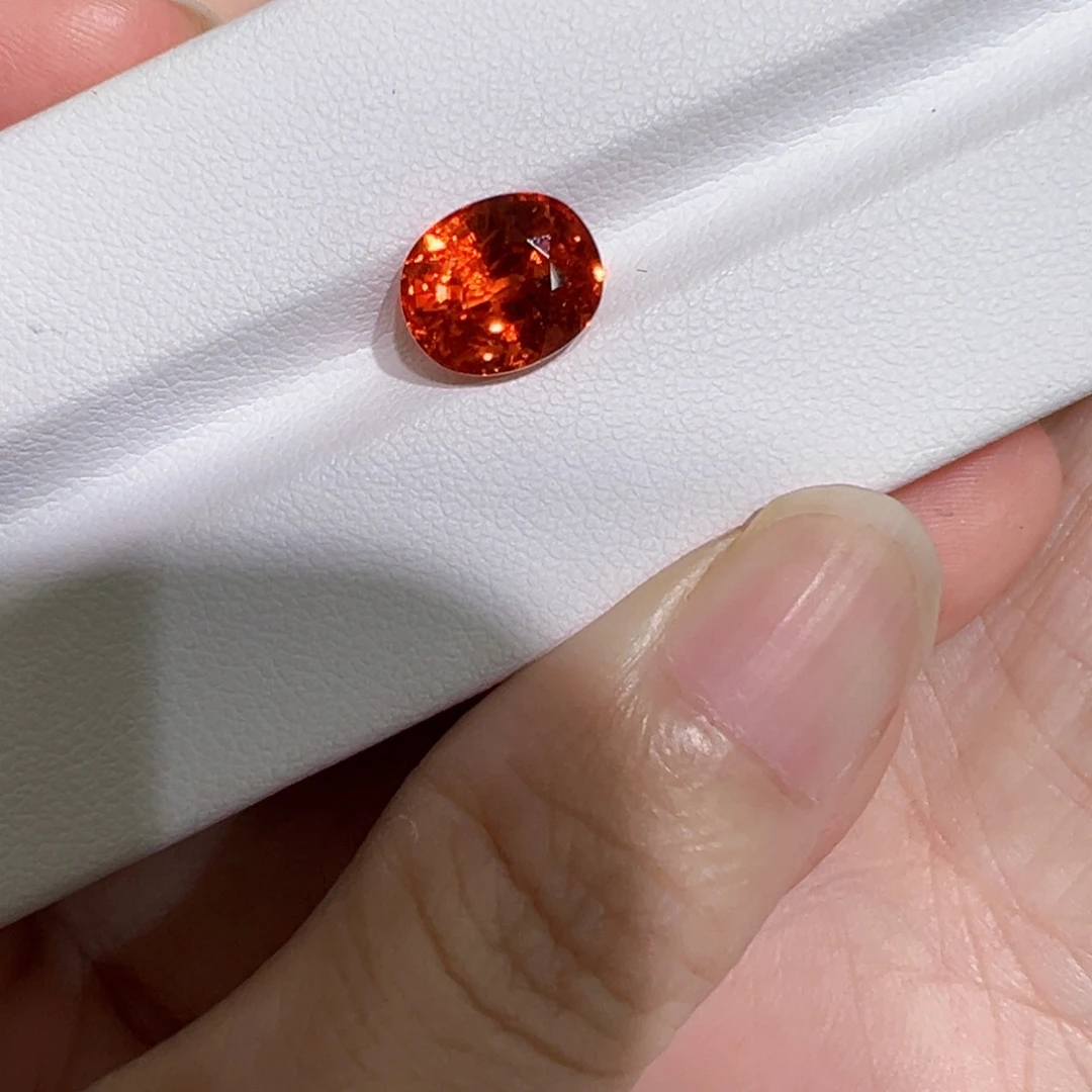 石榴石（芬达石）珠宝半成品未镶嵌5.24ct