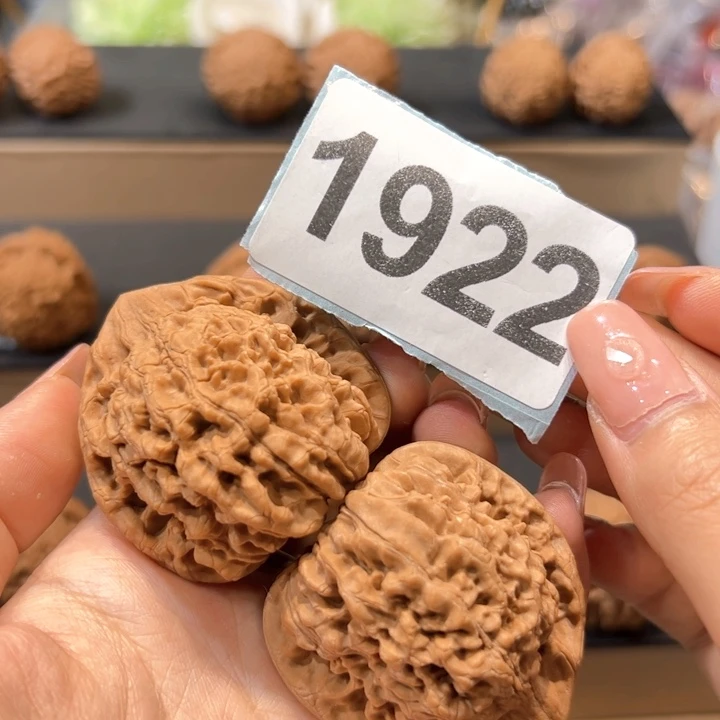 桃核吊坠文玩核桃麒麟纹官帽