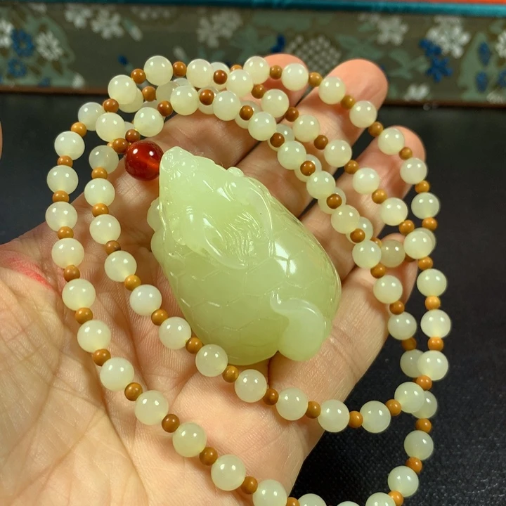 H***K和田玉未镶嵌挂件