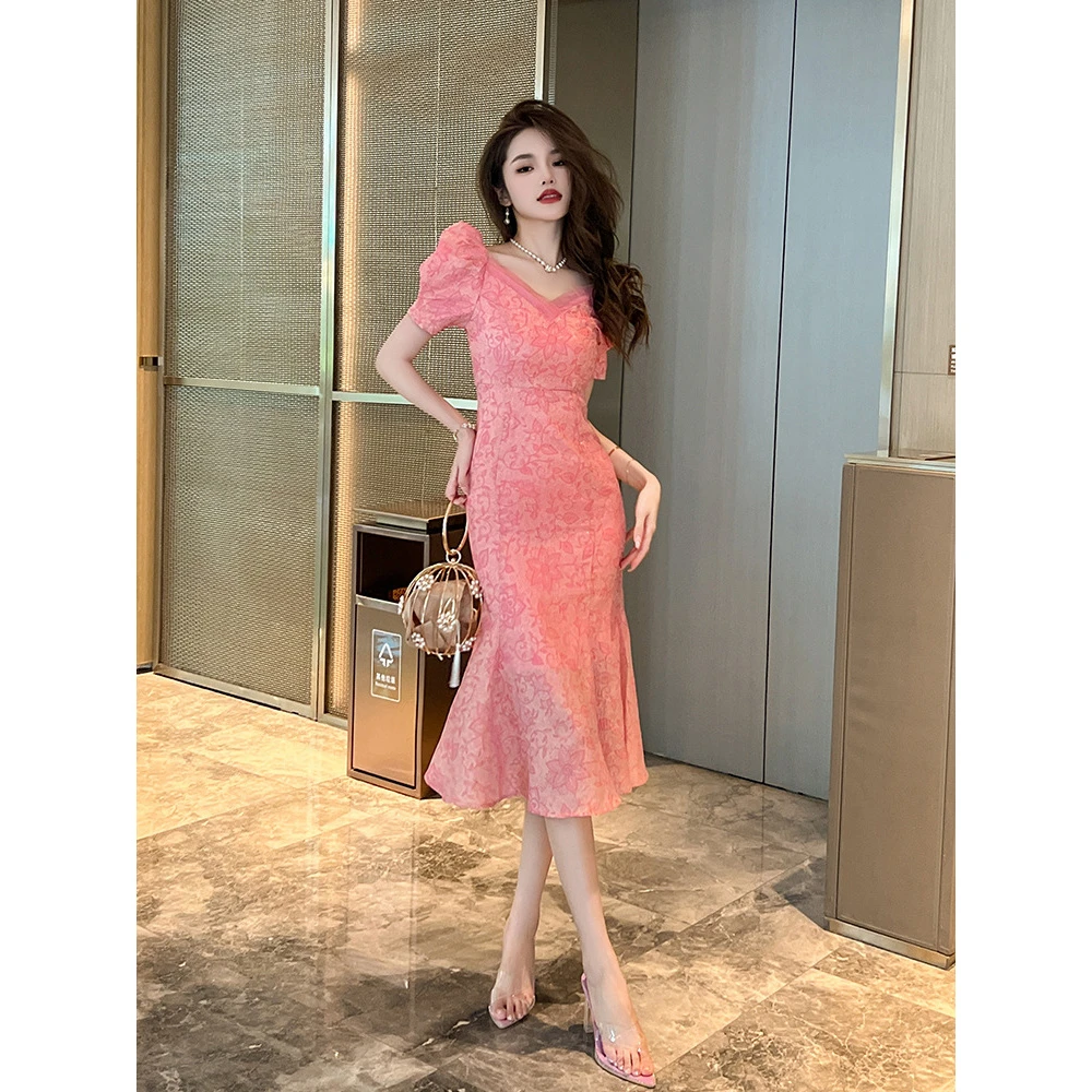 法式气质粉色裙子女夏泡泡袖轻奢收腰高级感修身温柔风鱼尾连衣裙