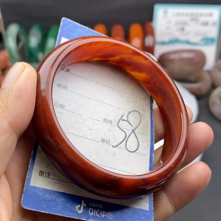 未镶嵌手镯石英质玉