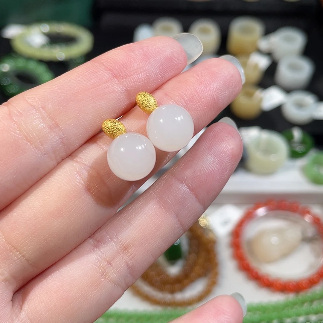 和田玉18K金镶嵌耳饰