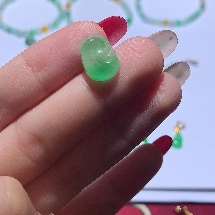 翡翠未镶嵌颈饰无镶嵌