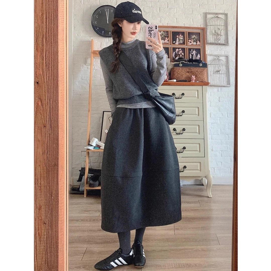 深灰色加厚花苞半身裙女秋冬2025新款毛呢松紧腰遮垮显瘦中长伞裙