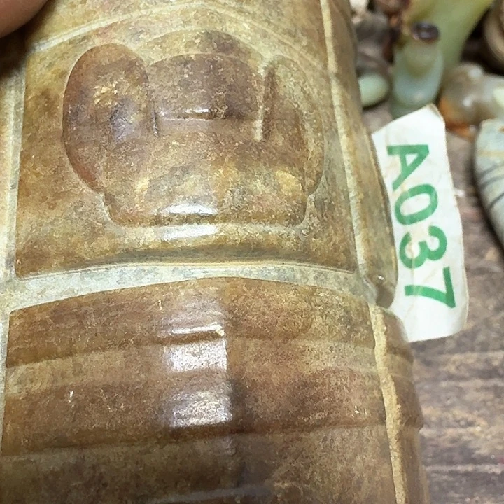 和田玉颈饰未镶嵌虎***在