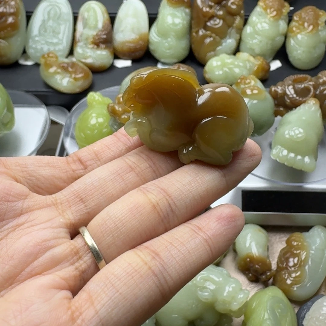 和田玉未镶嵌挂件