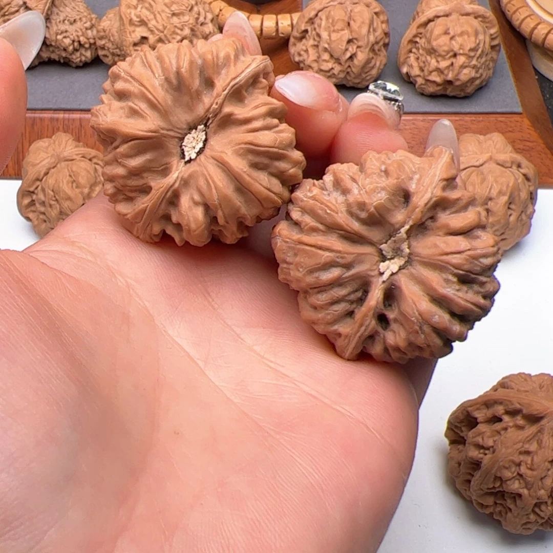 文玩核桃把件伟打底