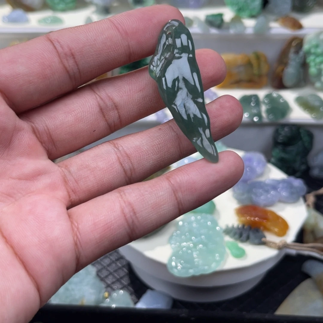 人***善翡翠未镶嵌颈饰400