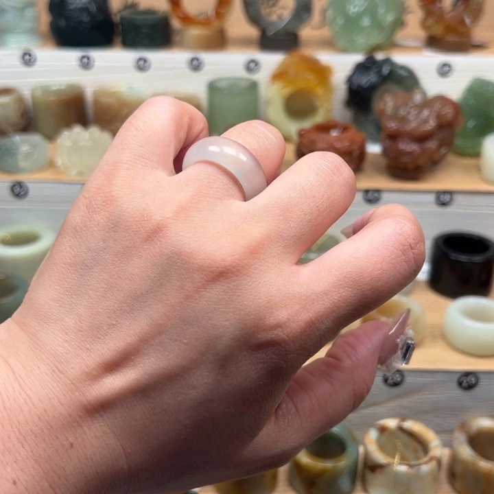 蛇纹石玉未镶嵌戒指内径18