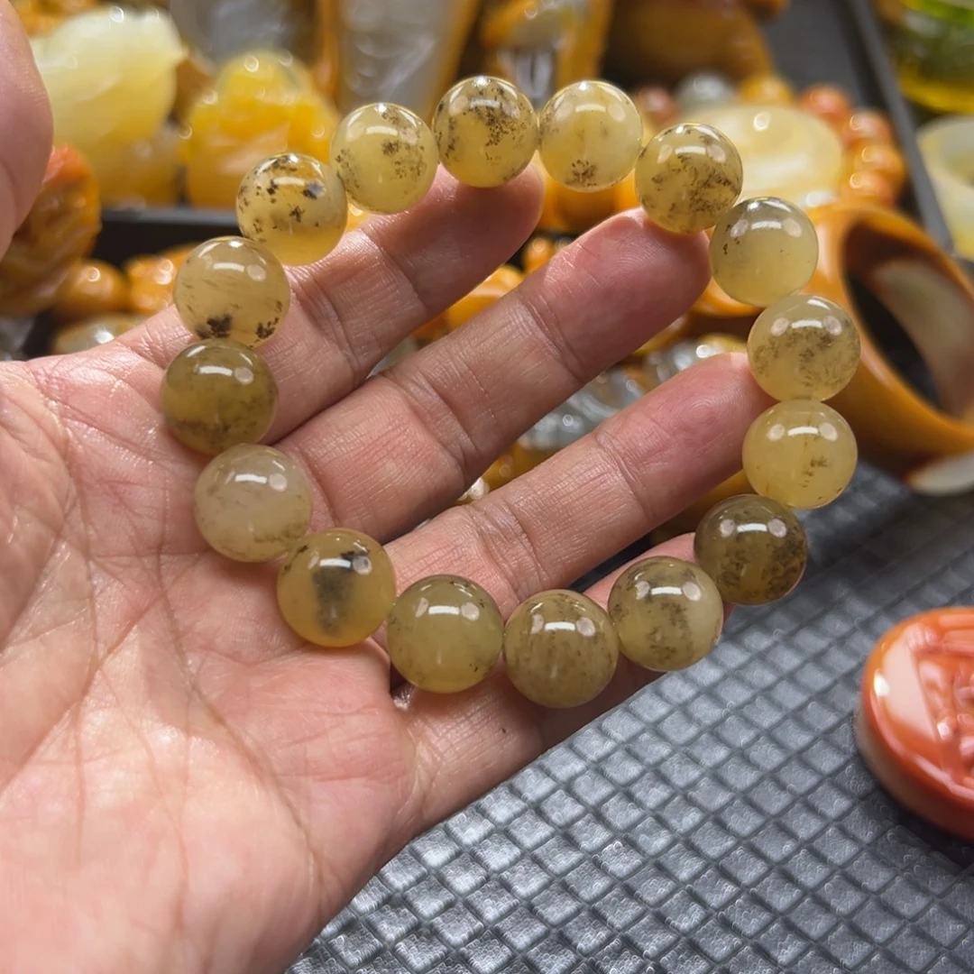 颈饰未镶嵌石英质玉