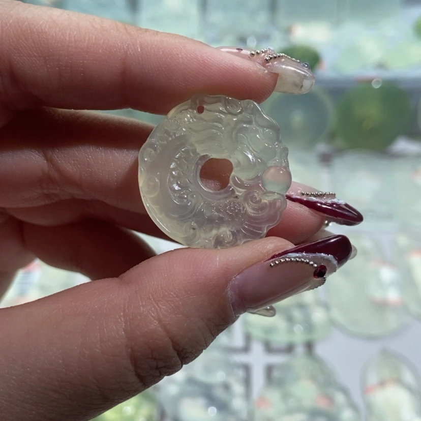 【闪购商品】蛇纹石玉颈饰未镶嵌孙*