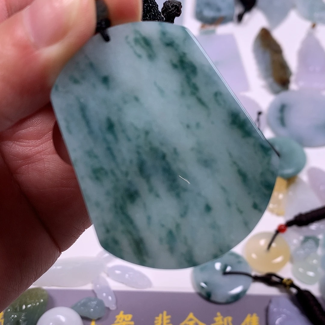 翡翠未镶嵌颈饰翡翠无事牌