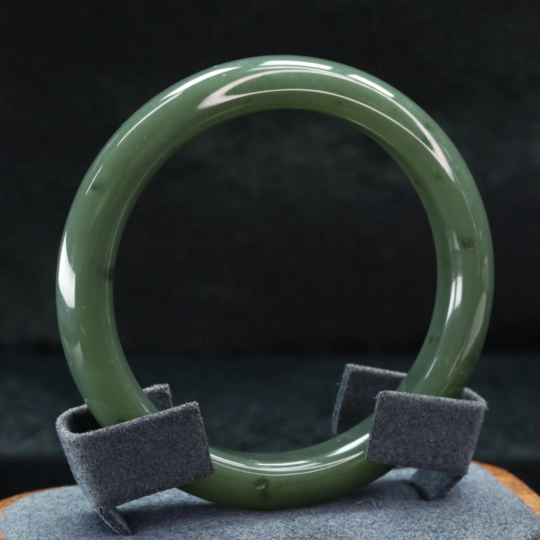 30和田玉手镯/800164保利厦门拍卖