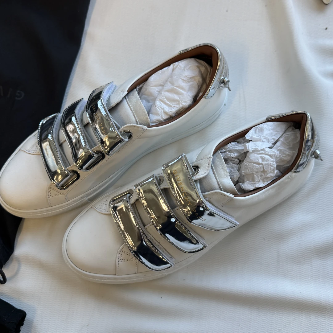 95新 Givenchy/纪梵希 板鞋37.5码/250604VGLVH77