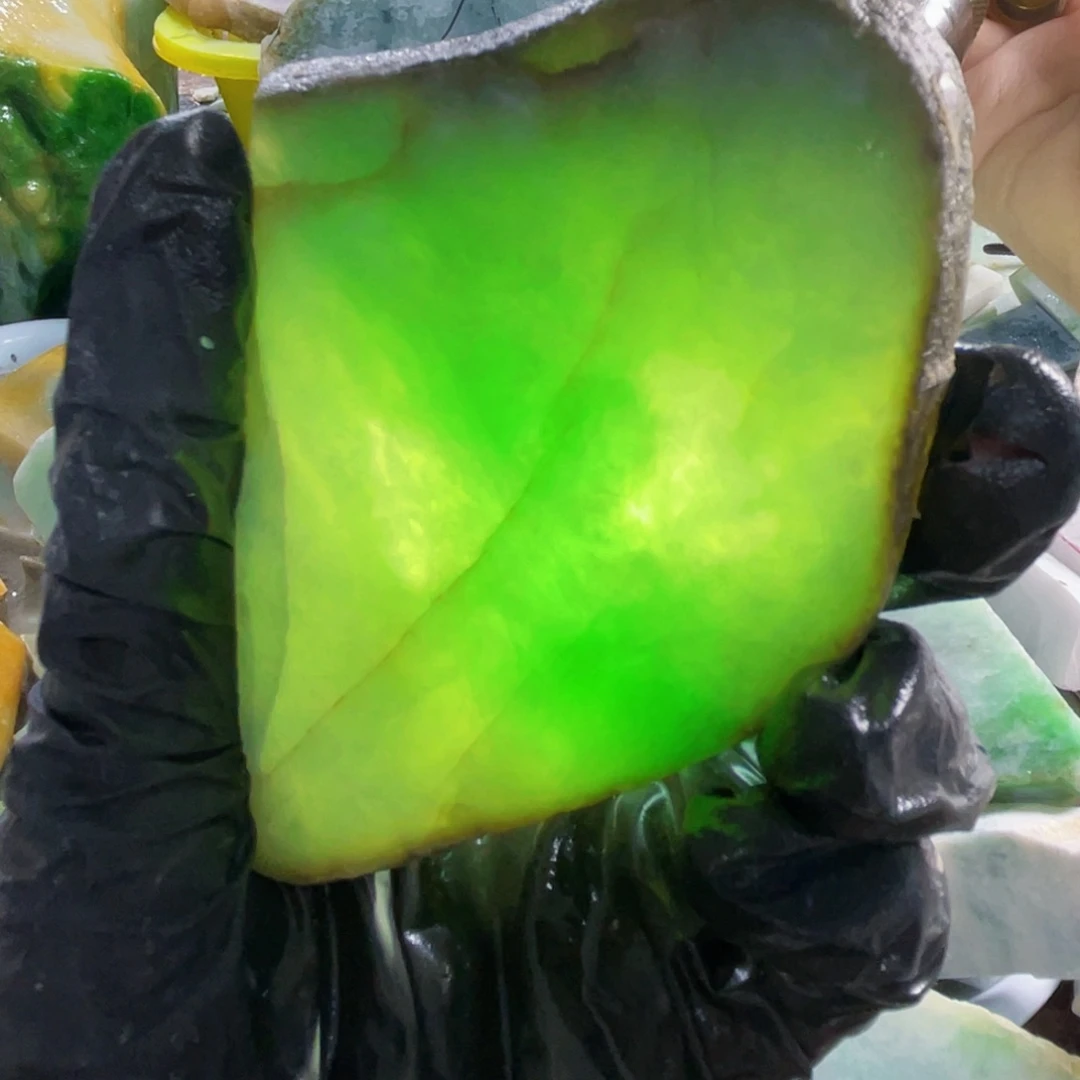 颈饰未镶嵌翡翠1