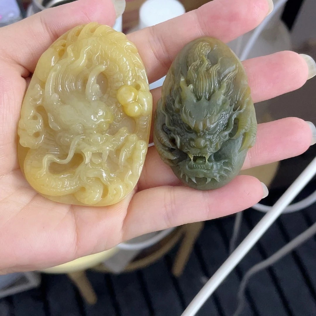 未镶嵌定制翡翠笑**湖翡翠