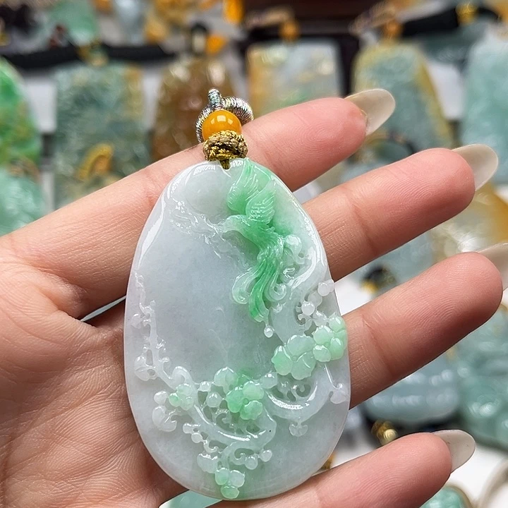 翡翠未镶嵌颈饰花开富贵