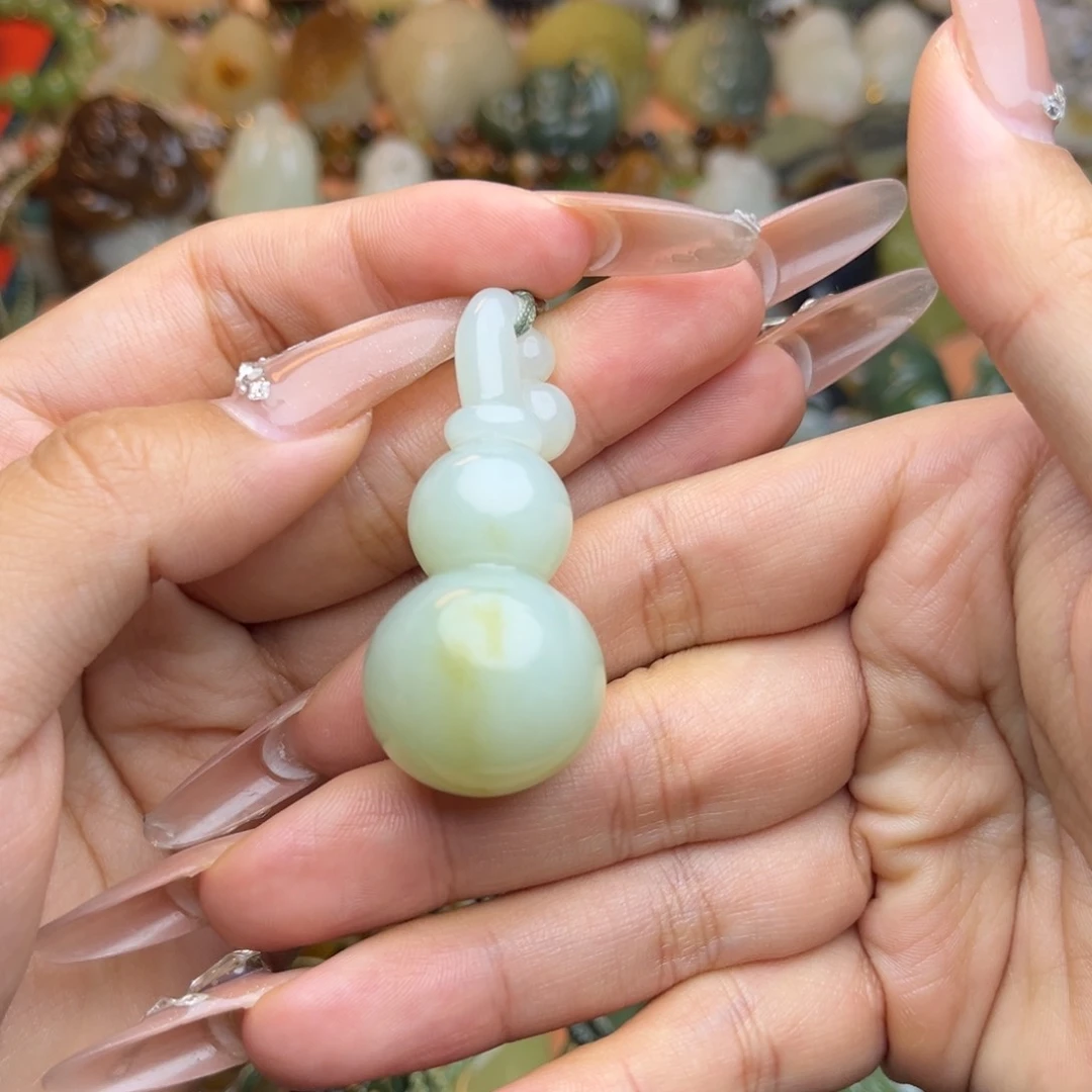 颈饰未镶嵌和田玉素*