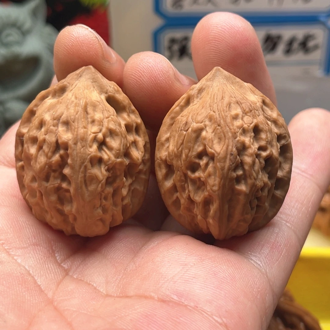 文玩核桃吊坠29金牛