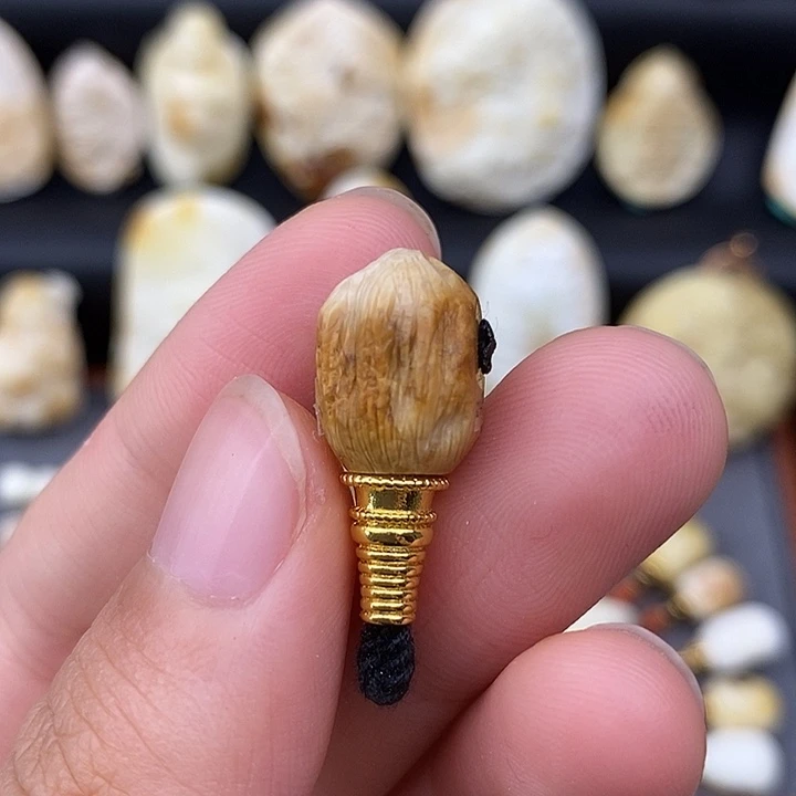 未镶嵌琥珀裸石9三通a807