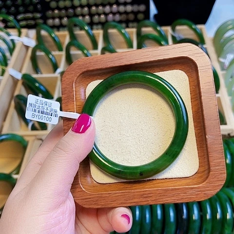 和田玉（碧玉）手镯未镶嵌