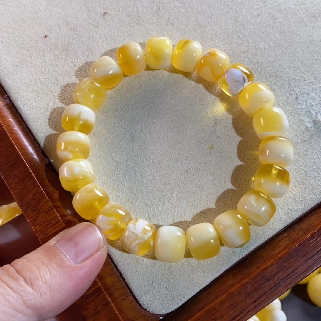 琥珀裸石未镶嵌11mm金白老型手串