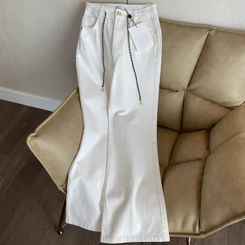 白色干净简约高腰阔腿牛仔裤时尚