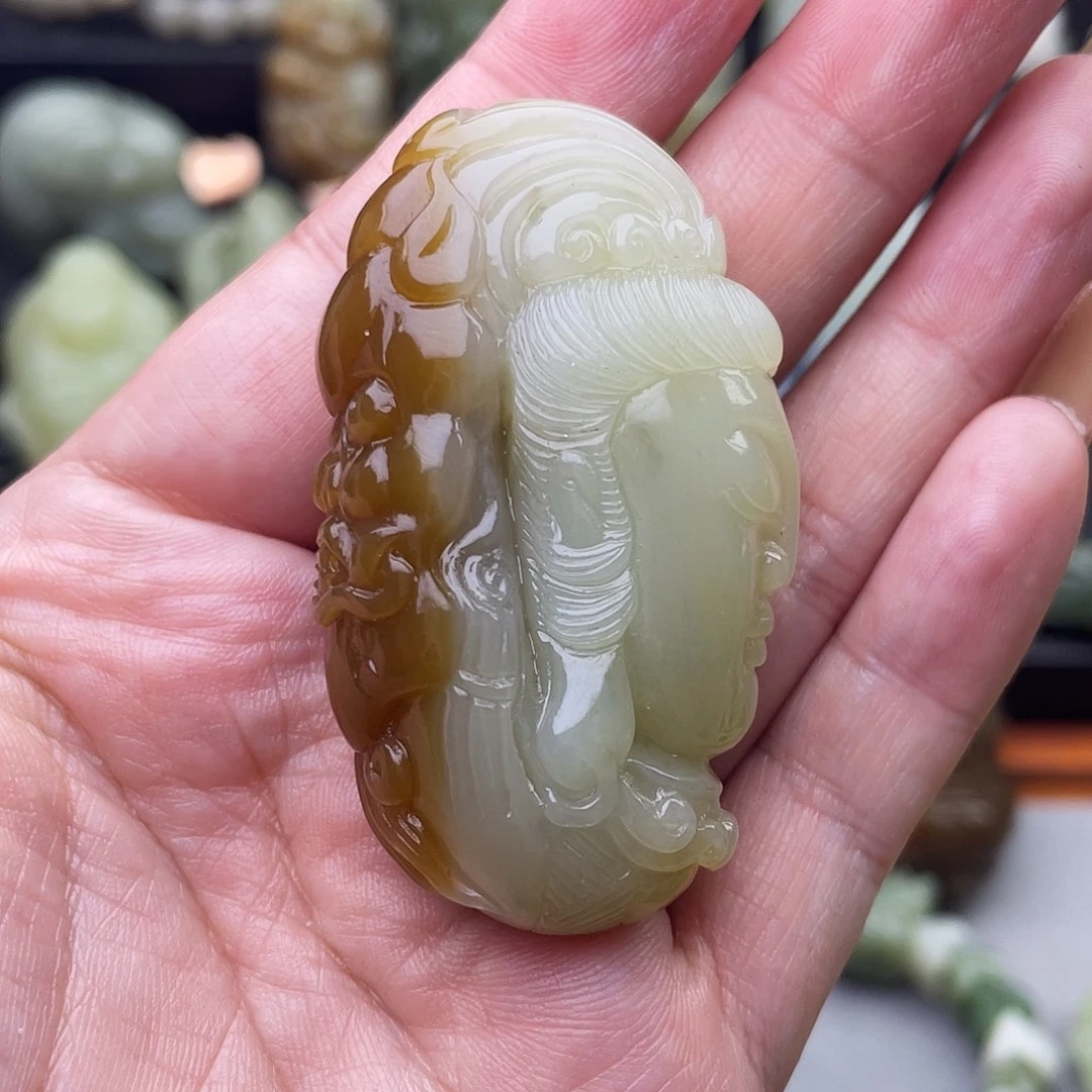 ¦***和田玉未镶嵌颈饰