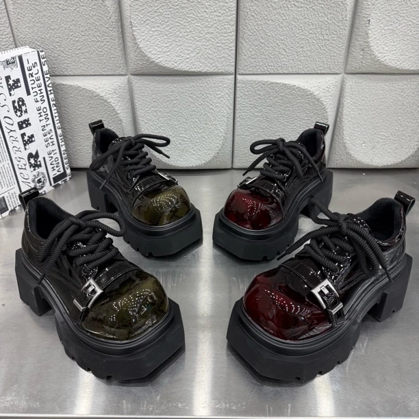 来1021-801新款厚底时尚皮带扣车厘子红漆皮乐福鞋底厚6公分