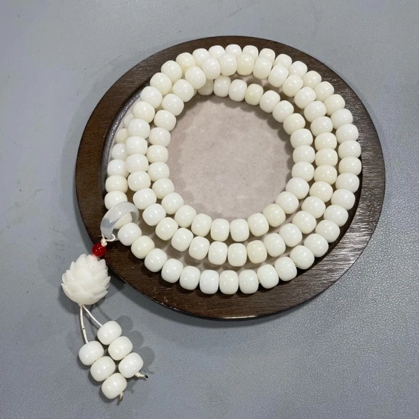 P803羊脂白菩提卡1.0桶珠莲花款多圈手串
