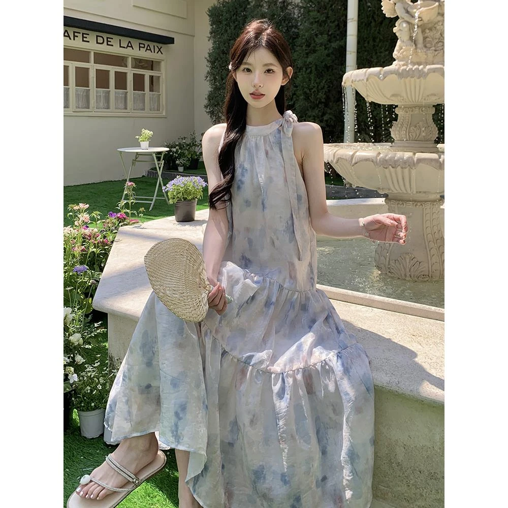 法式浪漫蓝色晕染无袖连衣裙女2025夏季新款垂坠飘逸挂脖吊带长裙