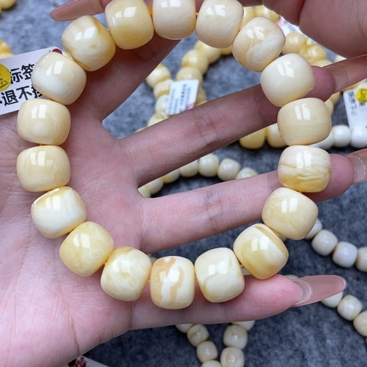 琥珀未镶嵌珠宝奇石14