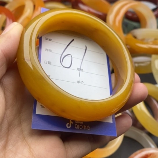 石英质玉未镶嵌手镯