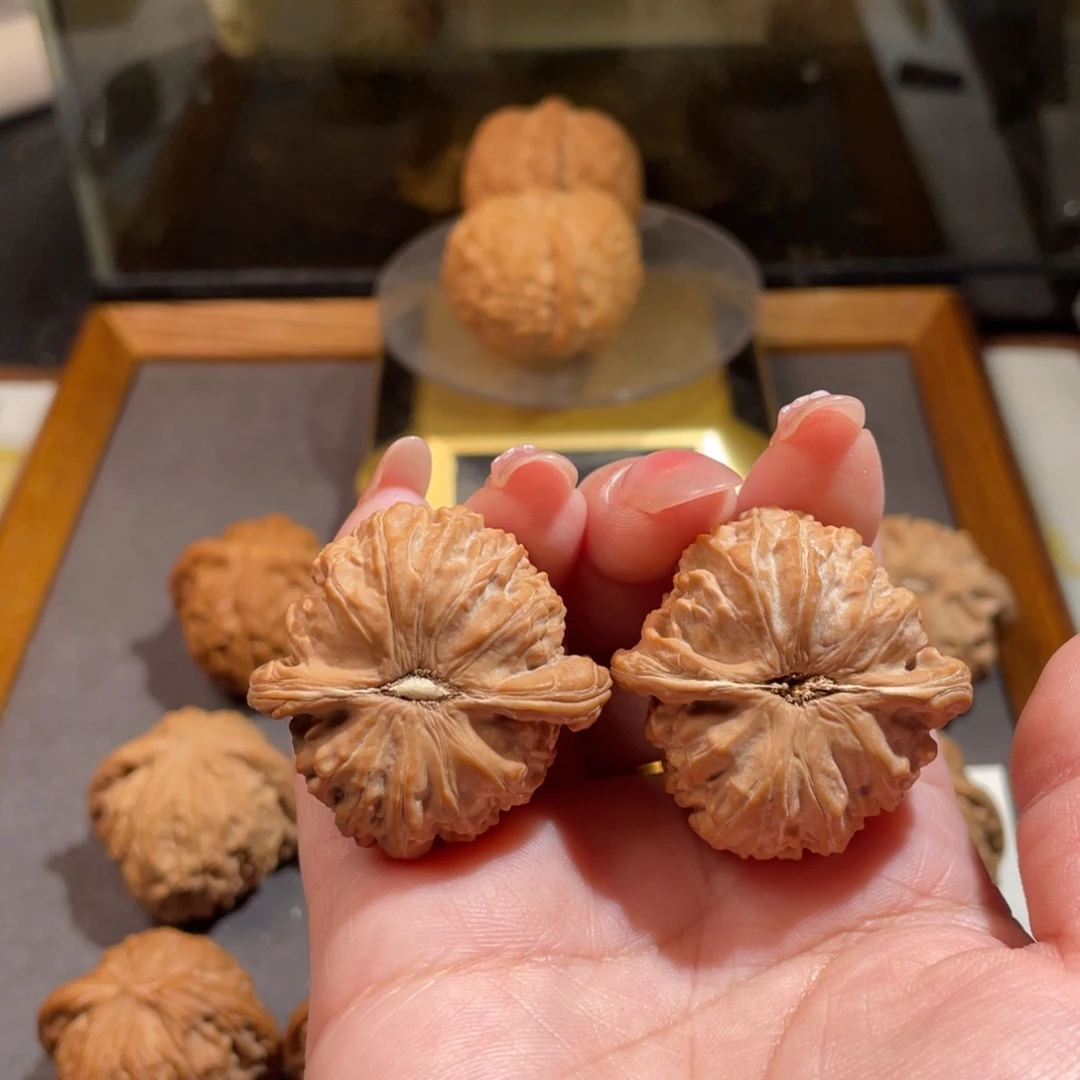 文玩核桃吊坠g***837白狮子