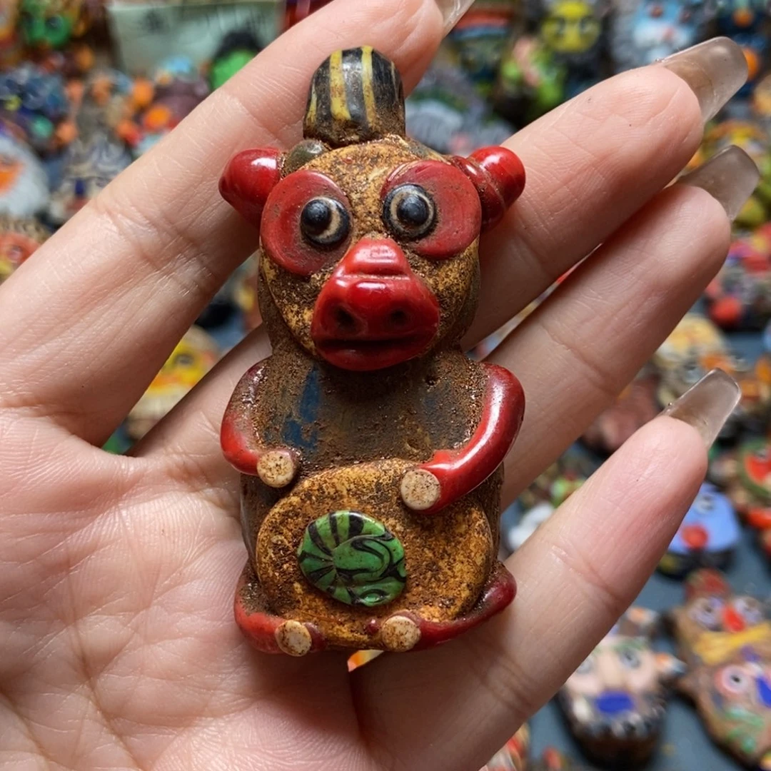 颈饰琉璃印度尼西亚熊博士