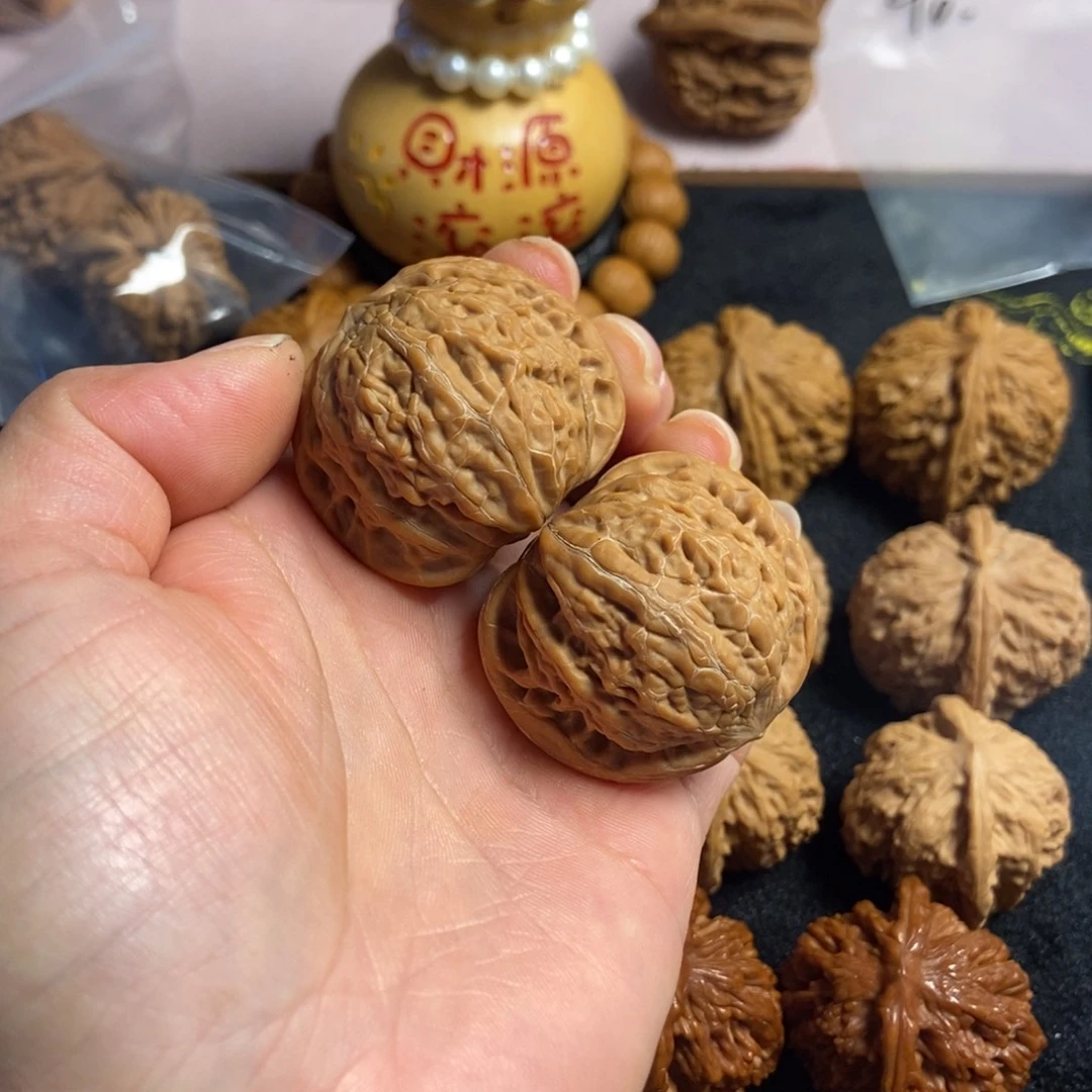 吊坠桃核铁锤妹妹600