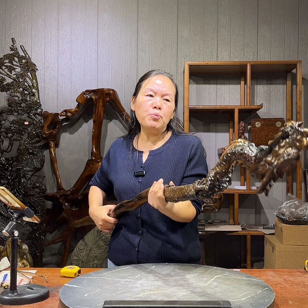 乐***烟金丝楠阴沉木拐杖