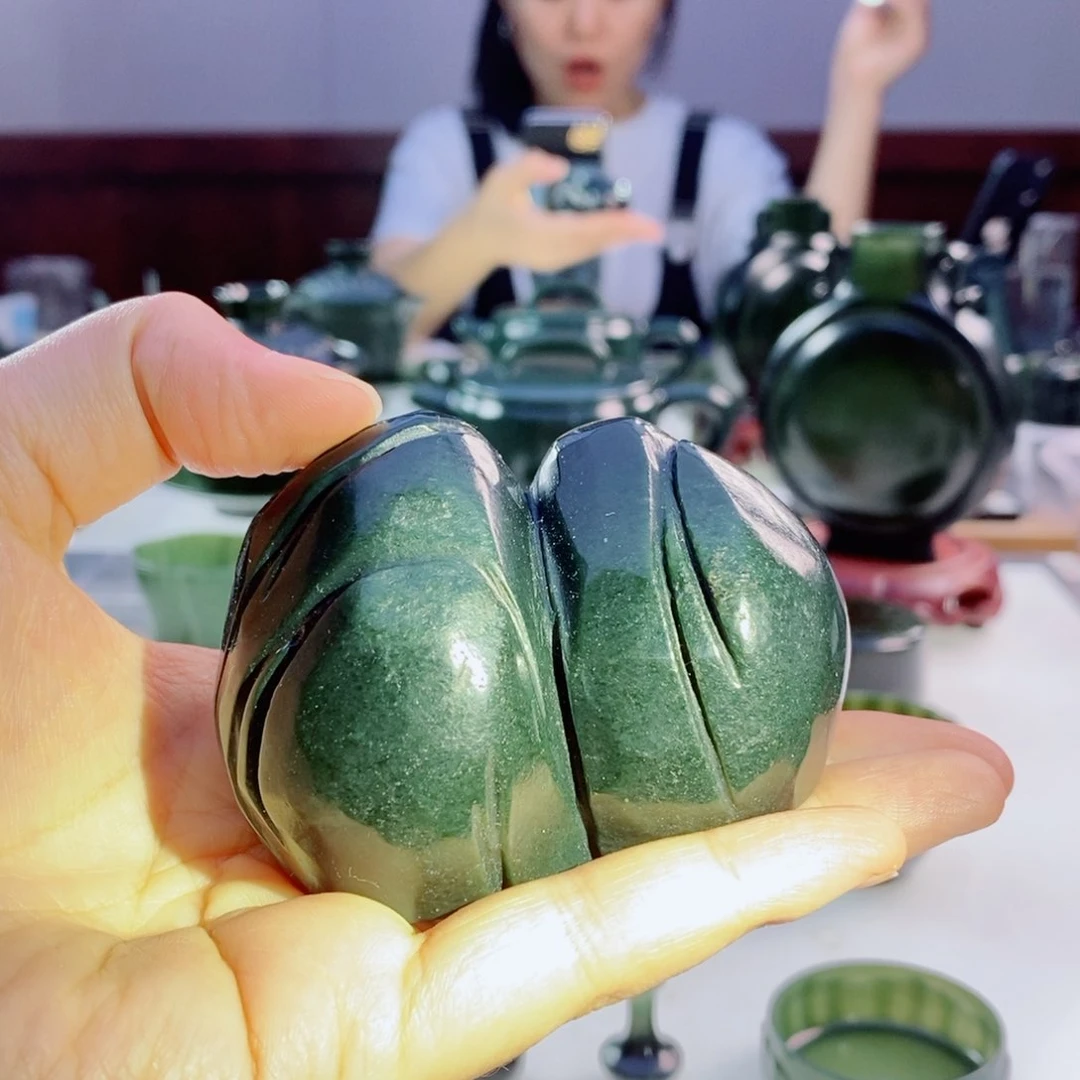 未镶嵌和田玉（青玉）摆件
