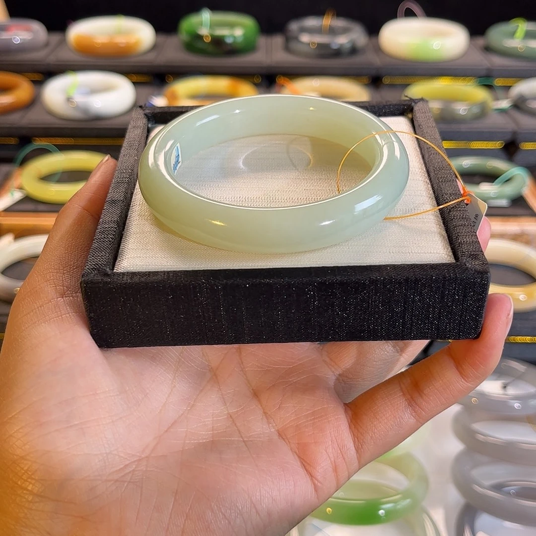 和田玉未镶嵌手镯且末蓝