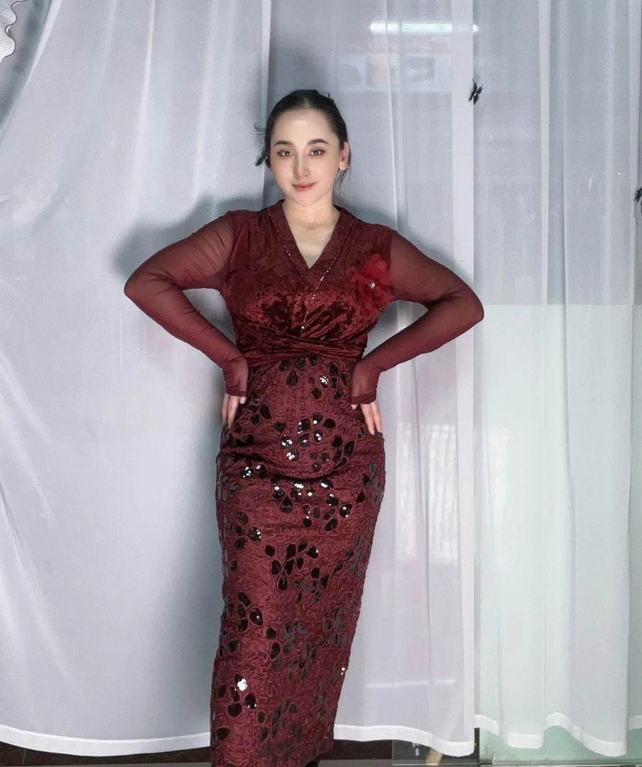 新款女装长袖时尚连衣裙