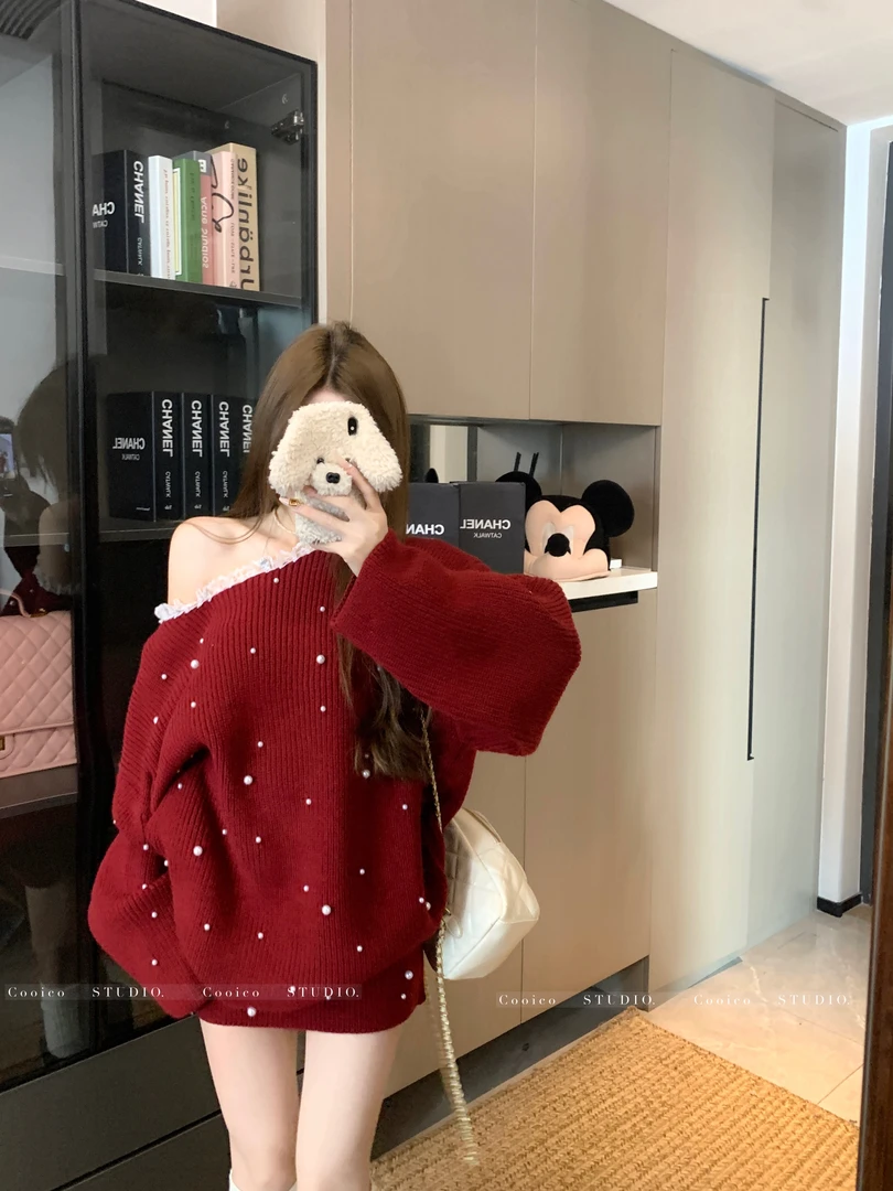 软糯慵懒时尚套装女秋季2025新款钉珠花边毛衣包臀针织短裙两件套