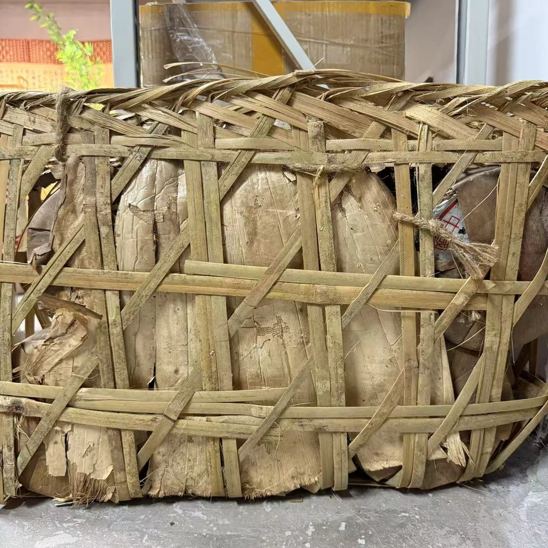 2001年 易武古树圆茶 普洱茶 生茶 云南七子饼茶 直供