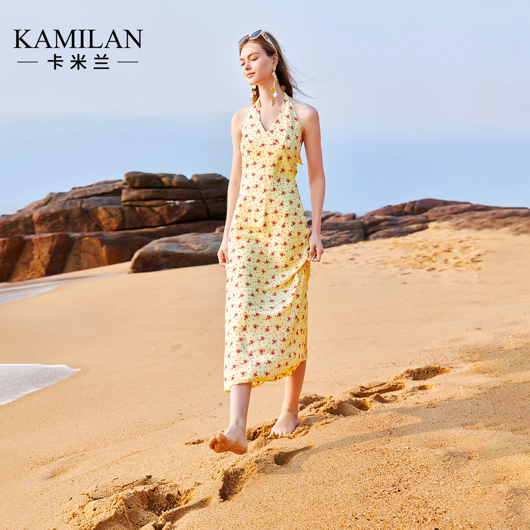 卡米兰法式挂脖吊带连衣裙女2025夏季新款中长款海边度假沙滩裙