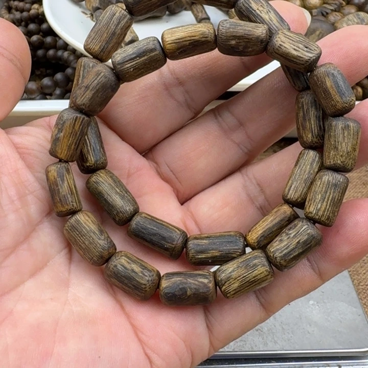 明***安手串沉香乌身手串15克