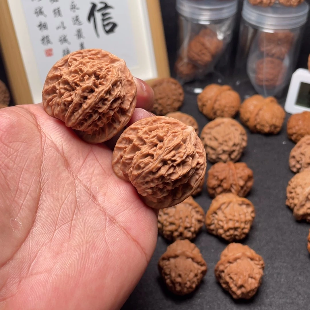 文玩核桃吊坠42盘龙纹